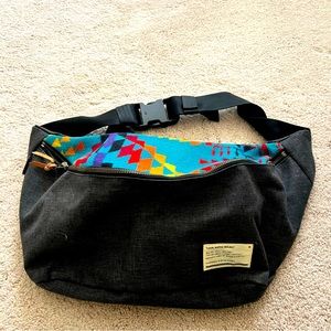 T-level XL hip or shoulder bag